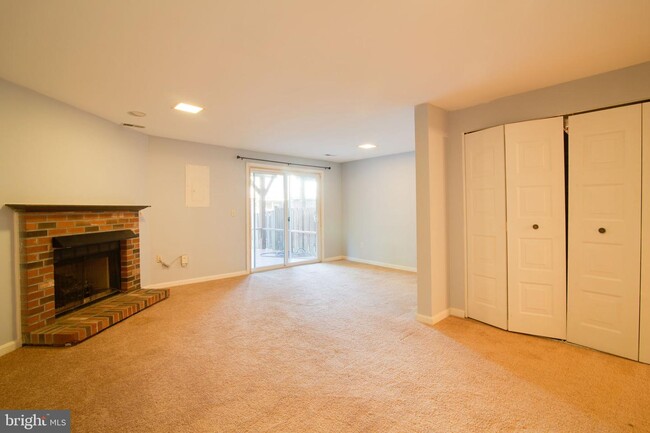 Building Photo - 10707 Gideon Ct
