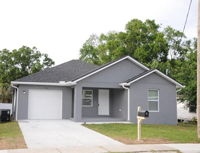 Primary Photo - 710 E Alabama St
