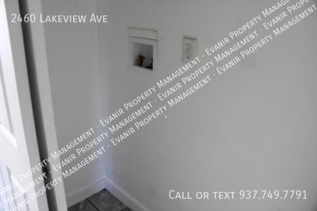 Building Photo - 2460 Lakeview Ave