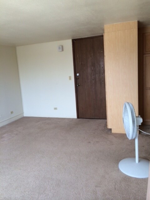 Building Photo - Available 06/01/26! Five Regents Studio with 1 Pkg $1,600.00 MONTH