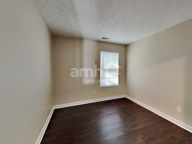 Building Photo - 3465 Winter Holly Dr
