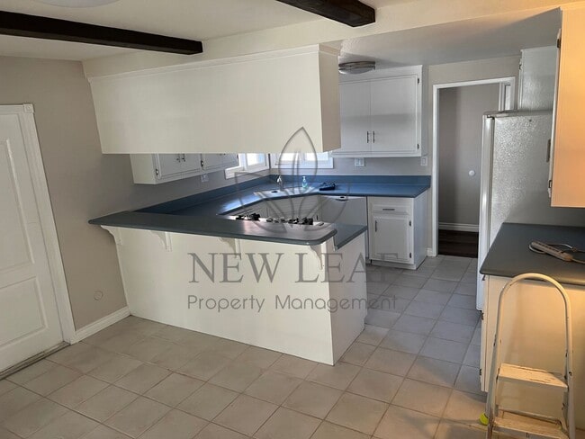 Building Photo - 22641 De Soto St