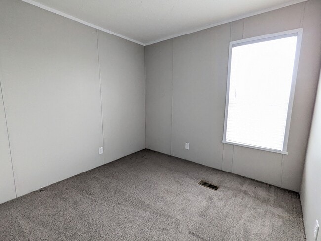 Building Photo - 630 Oregon St