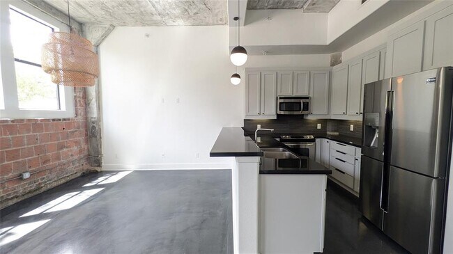 Building Photo - 2323 Polk St