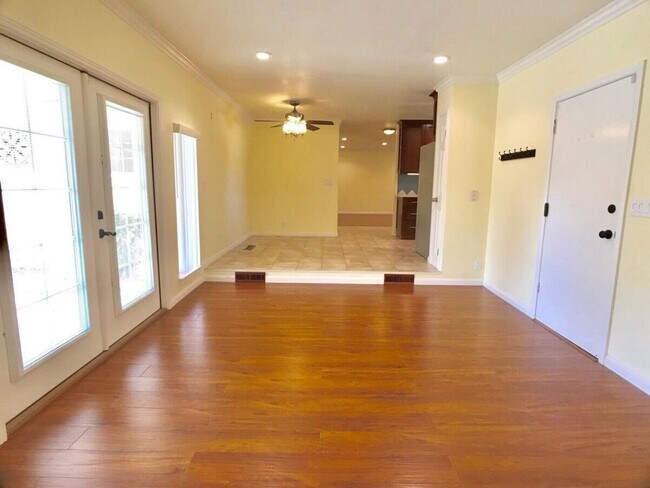 Building Photo - 2803 Dowe Ave