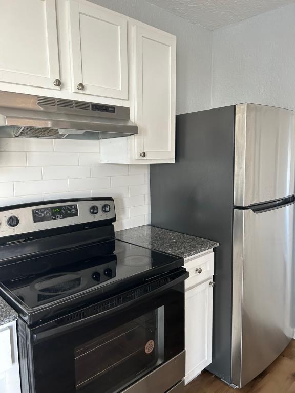 Building Photo - 4603 SW H Ave