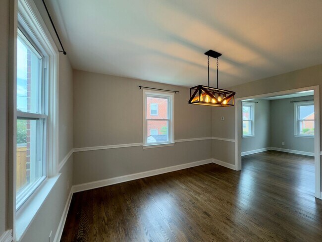 Building Photo - 205 Sipple Ave