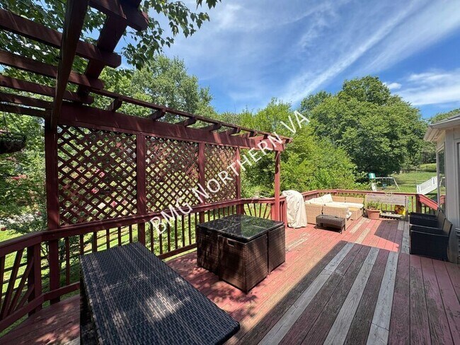 Building Photo - 10205 Daylily Ct