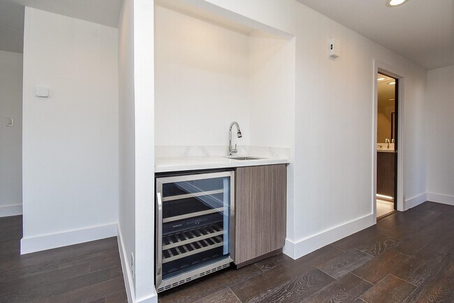 Building Photo - 49 Briar Hollow Ln