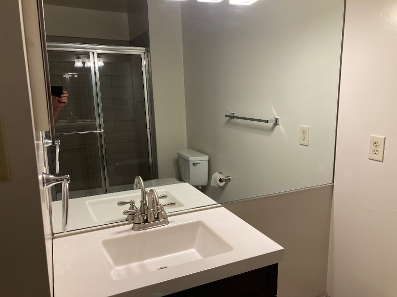 Building Photo - 616 Foxcroft Cir