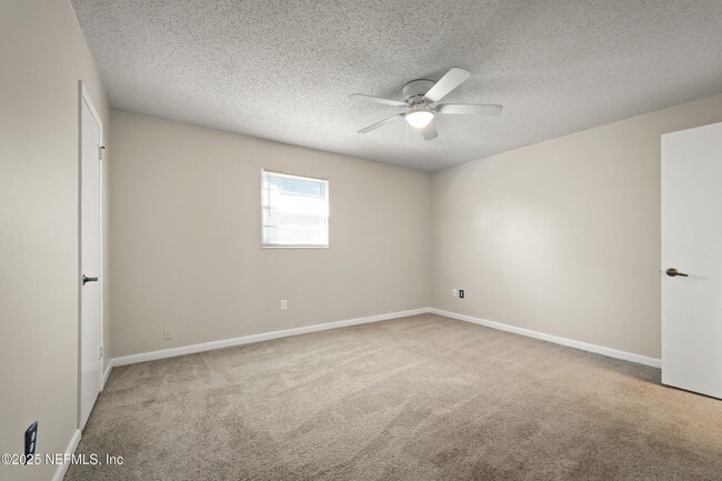 Building Photo - 2726 Winrock Dr W