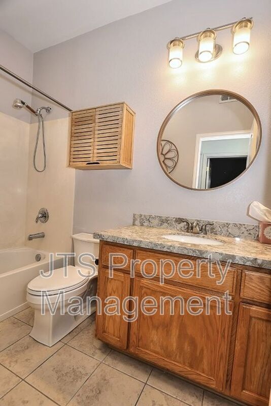 Building Photo - 3232 Balada Way