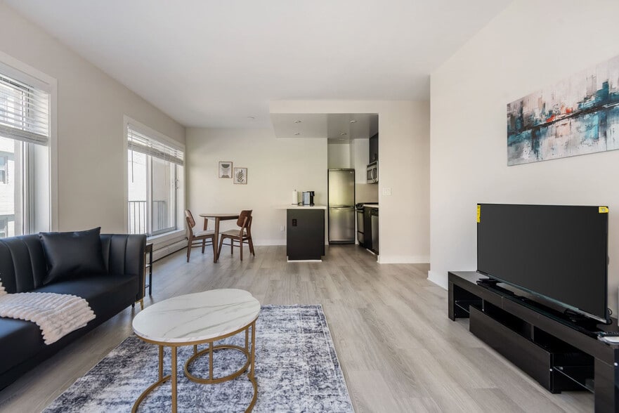 Building Photo - 899 Pine St