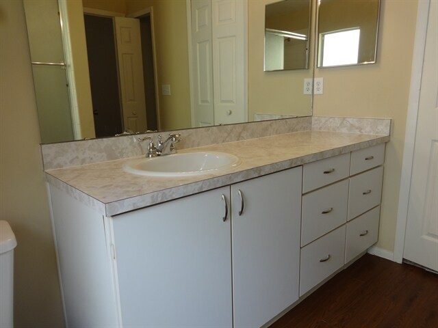 Building Photo - 96 Knights Hollow Dr