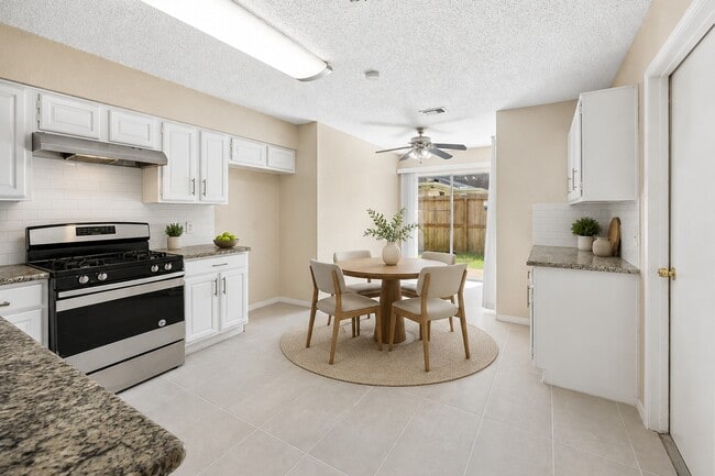 Building Photo - 3207 Rimrock Dr