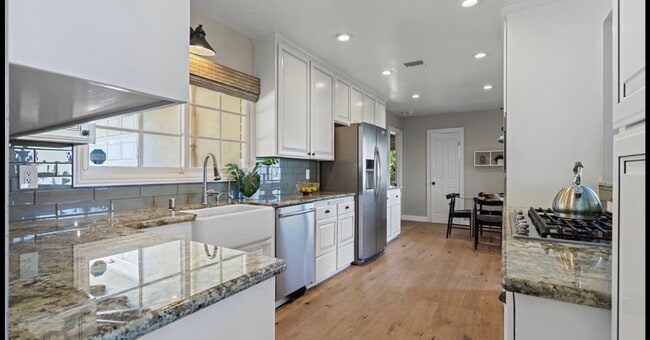 Building Photo - Resort-Style Living with Pool & Iconic Coastal Views