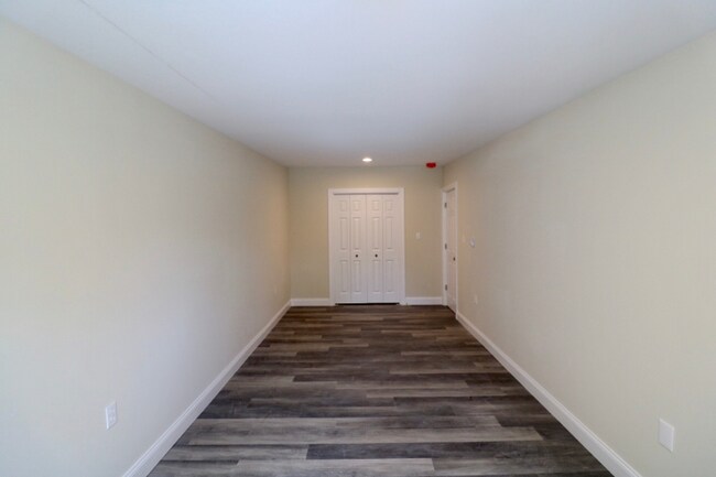 Building Photo - 120 Sans Dr