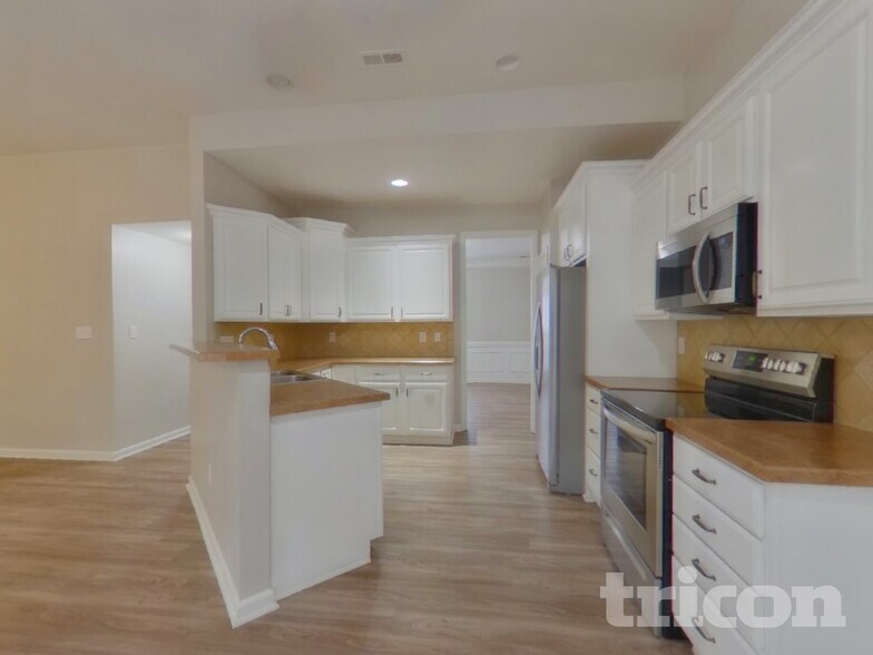 Building Photo - 191 Gabriel Dr