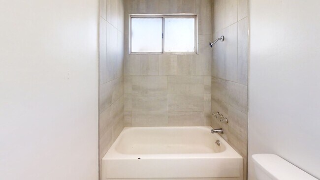 Building Photo - 1481 E Jacinto View Rd