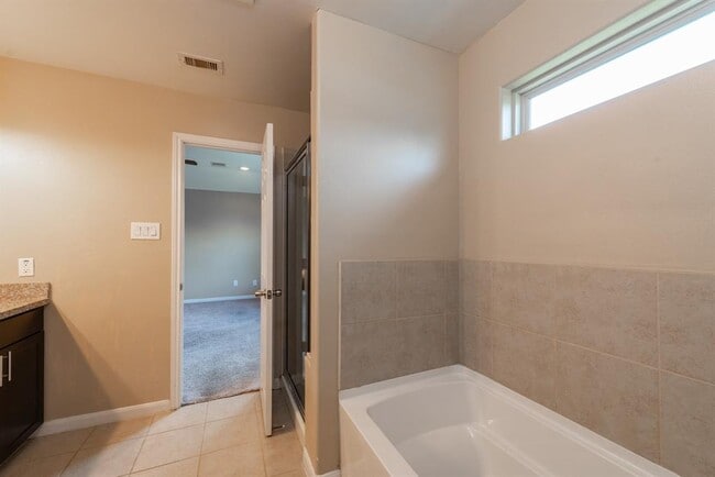 Building Photo - 17035 Wilthorne Gardens Ct