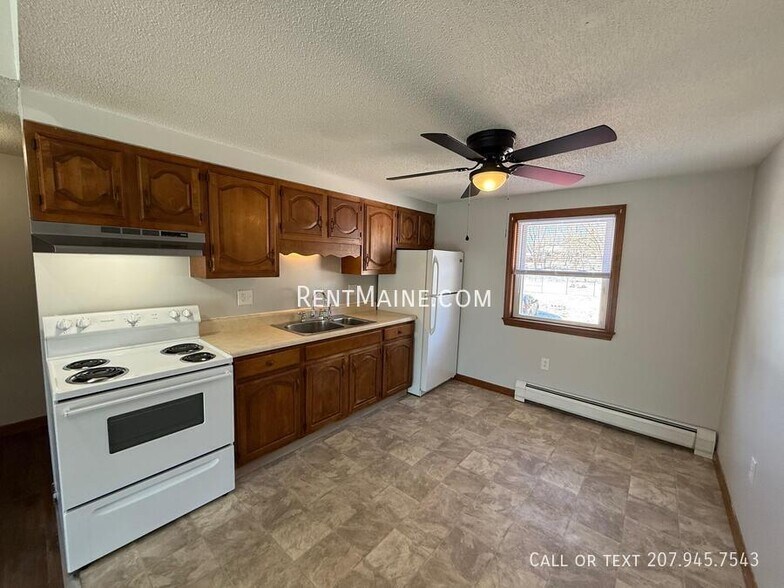 Building Photo - 381-385 Pine St.