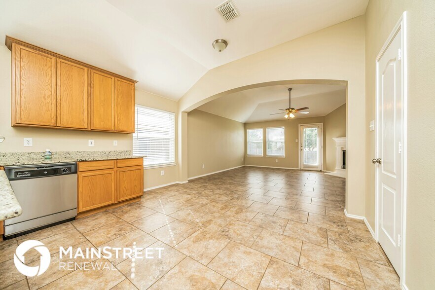 Building Photo - 623 Soledad St