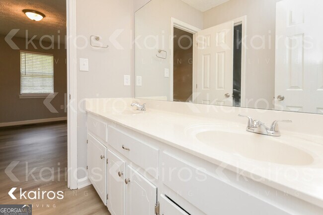Building Photo - 155 Fawn Dr