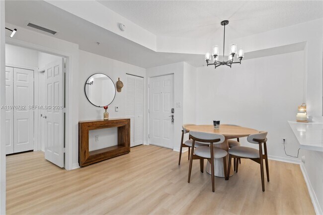 Building Photo - 6851 SW 44th St