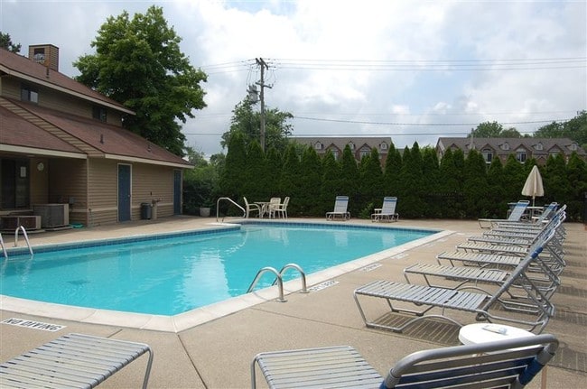 Building Photo - 200 Briarcrest Dr