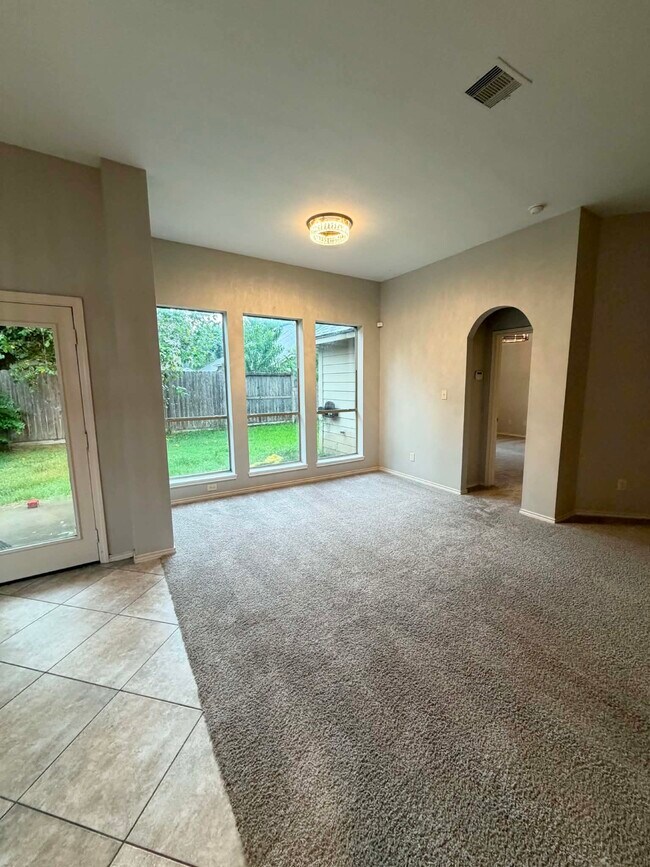 Building Photo - 5607 Wagon Wheel Ln