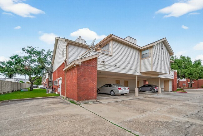 Building Photo - 1103 Dulles Ave