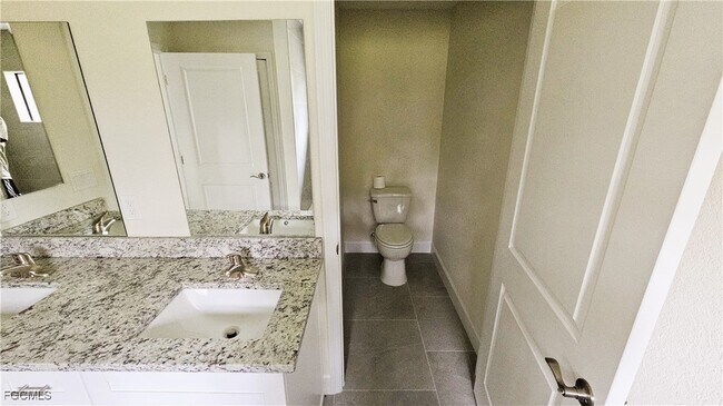 Building Photo - 1125 Copley St E