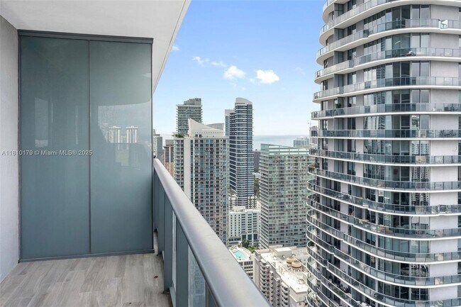Building Photo - 801 S Miami Ave