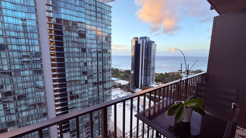 Building Photo - 987 Queen St