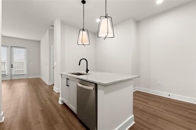Building Photo - 2648 Sandy Plains Rd