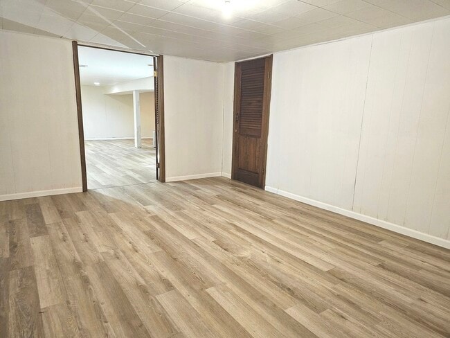 Building Photo - 8823 Mango Ave
