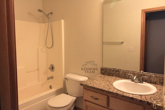 Building Photo - 4 Bedroom, 3 Bath Home in South Kennewick