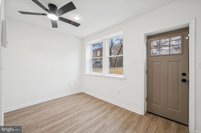Building Photo - 2553 S Dewey St