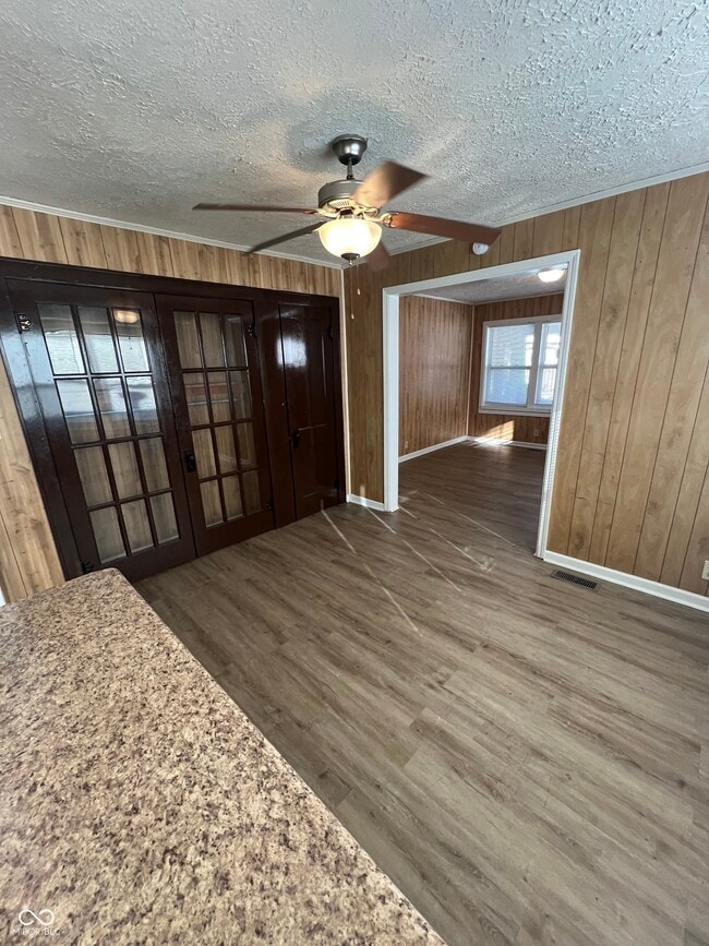 Building Photo - 918 N Kealing Ave