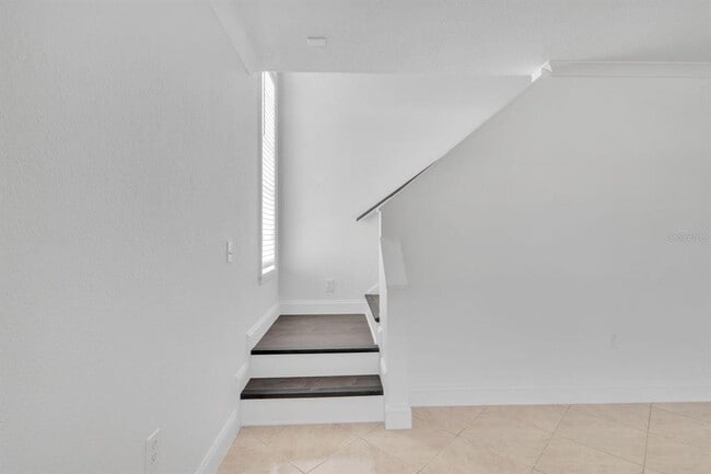 Building Photo - 2113 Jessa Dr