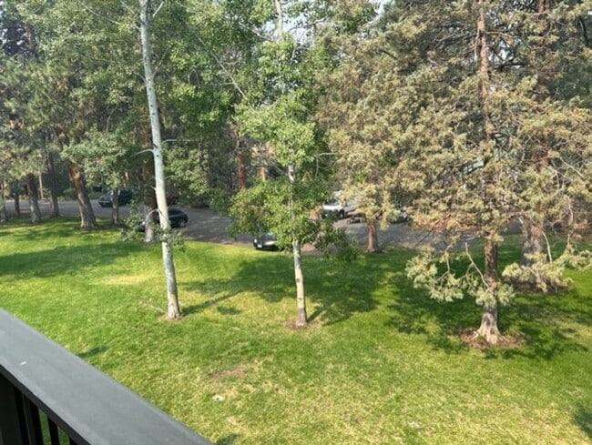 Building Photo - Condo at Mt Bachelor Village