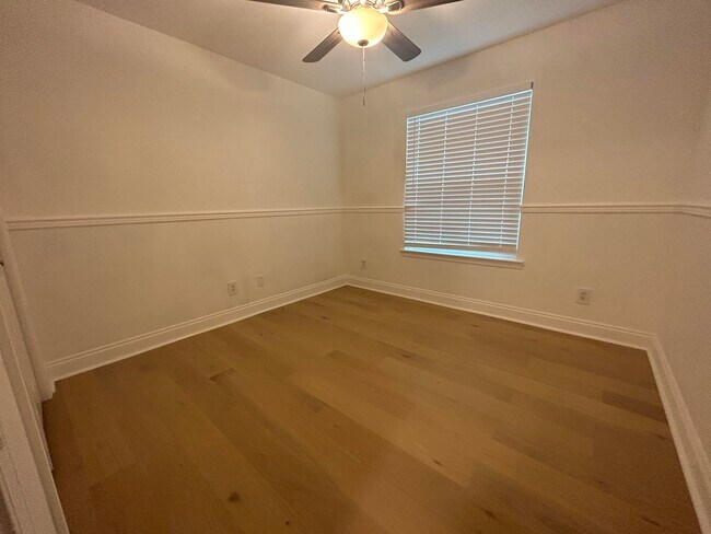 Building Photo - 218 Sparkleberry Ln