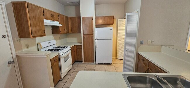 Building Photo - 7013 Alabonson Rd