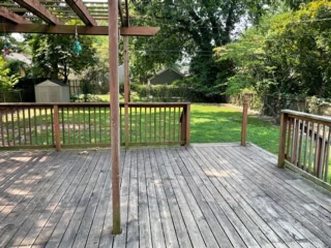 Building Photo - Charming and Remodeled 2 bedroom, 1 Bath within walking distance to everything on Brookside!