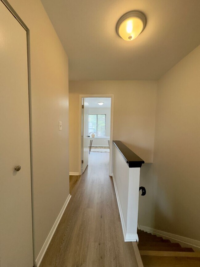 Building Photo - Charming 3 Bedroom/2 Full Bath/2 Half Bath Townhome in Parkville, MD!