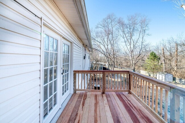 Building Photo - 3633 Shores Dr