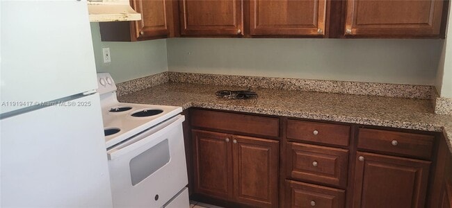 Building Photo - 1310 NE 143rd St