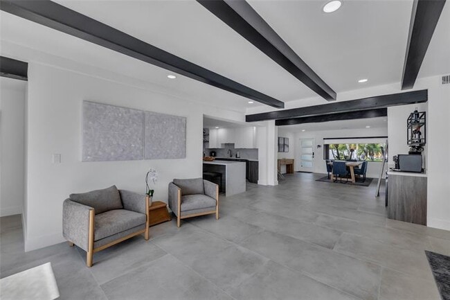 Building Photo - 160 SE 3rd Ct