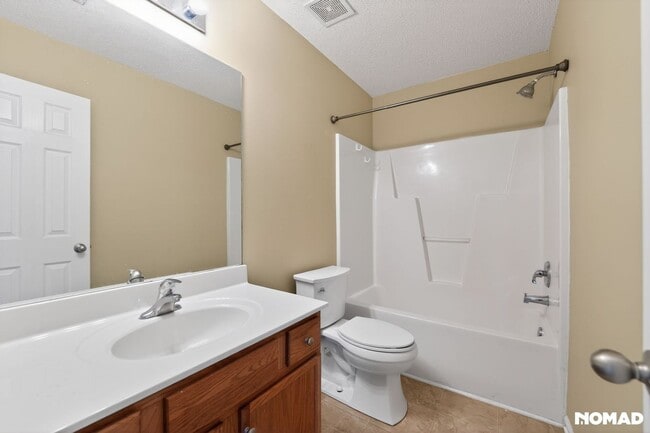 Building Photo - 6319 Sweetbay Dr