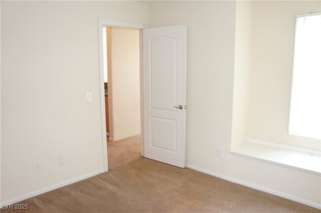 Building Photo - 3145 E Flamingo Rd